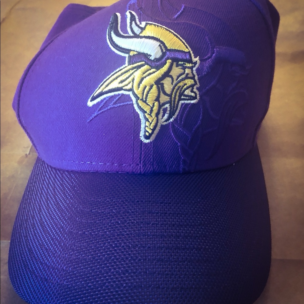 NWOT New Era Minnesota Vikings Hat 7 3/8